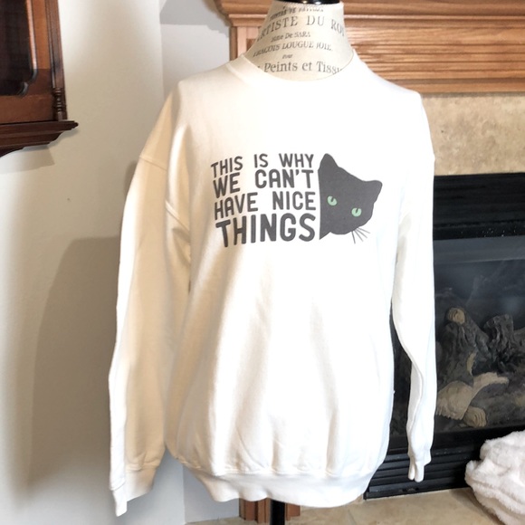 Gildan Tops - GILDAN SWEATSHIRT CAT M